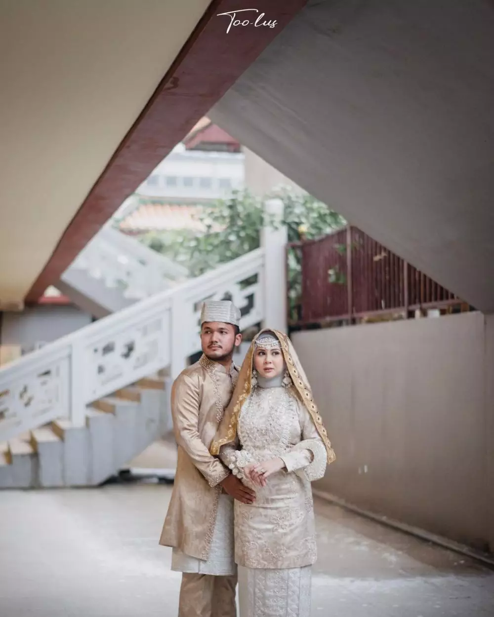 pesona seleb prewedding dengan adat minang © Instagram