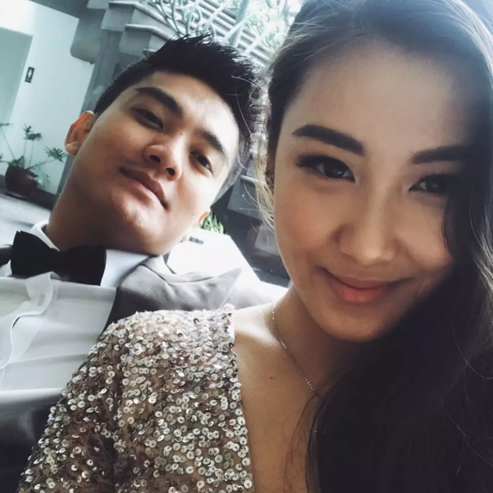 Gaya Boy William dan kekasih saat kondangan © 2021 brilio.net