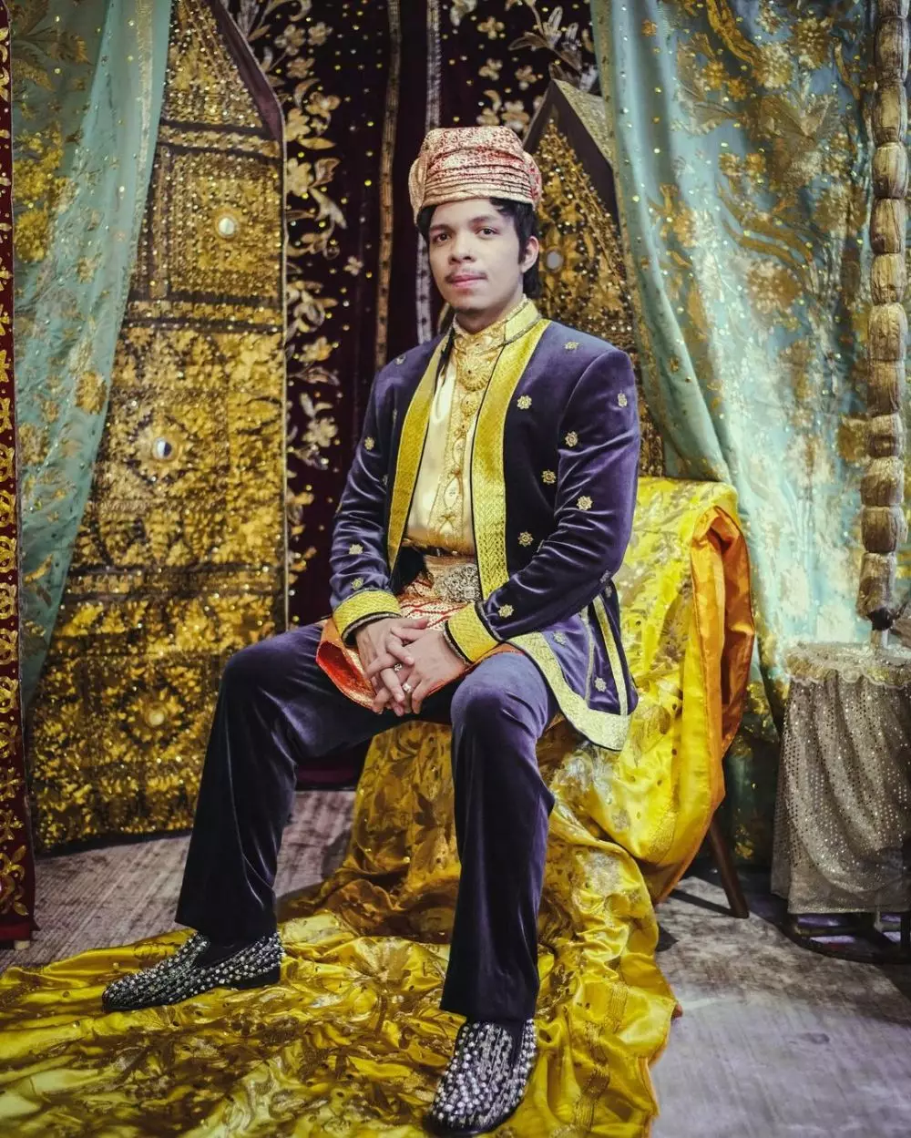Potret prewedding Atta dan Aurel dengan busana Minang © Instagram