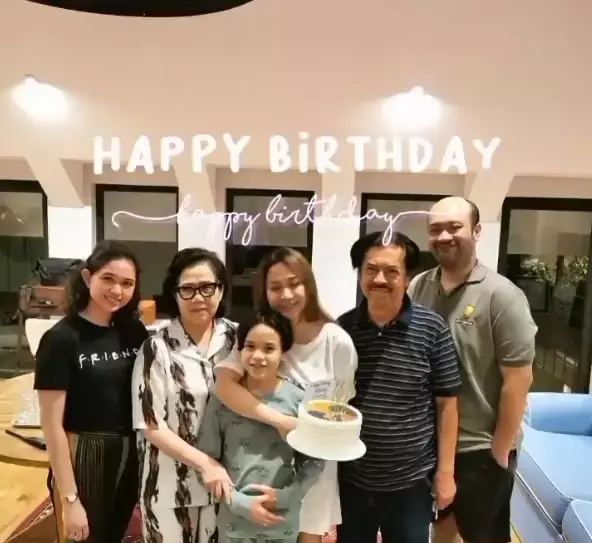 kejutan ultah BCL © berbagai sumber