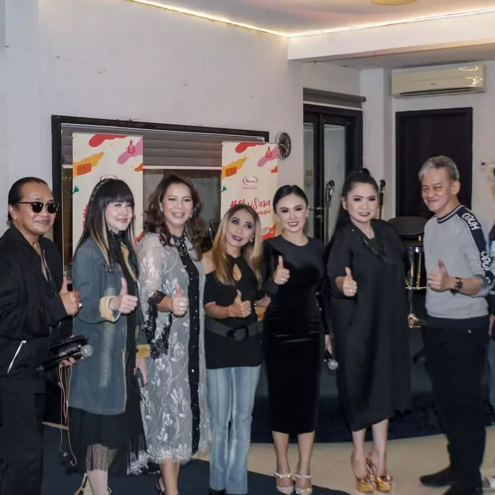 Yuni dan 7 bintang © Instagram