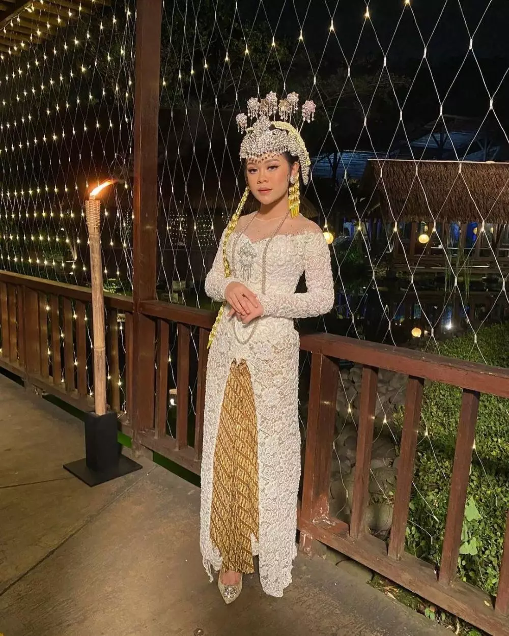 Pesona Meli LIDA pakai busana pengantin Instagram