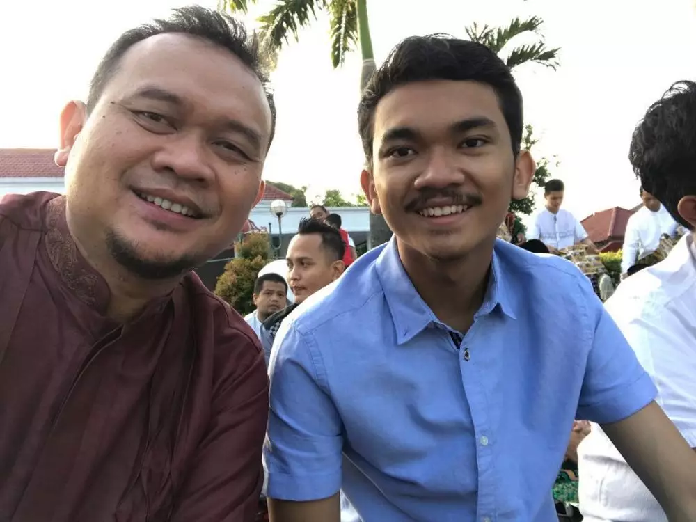 pelawak dan putranya © Instagram