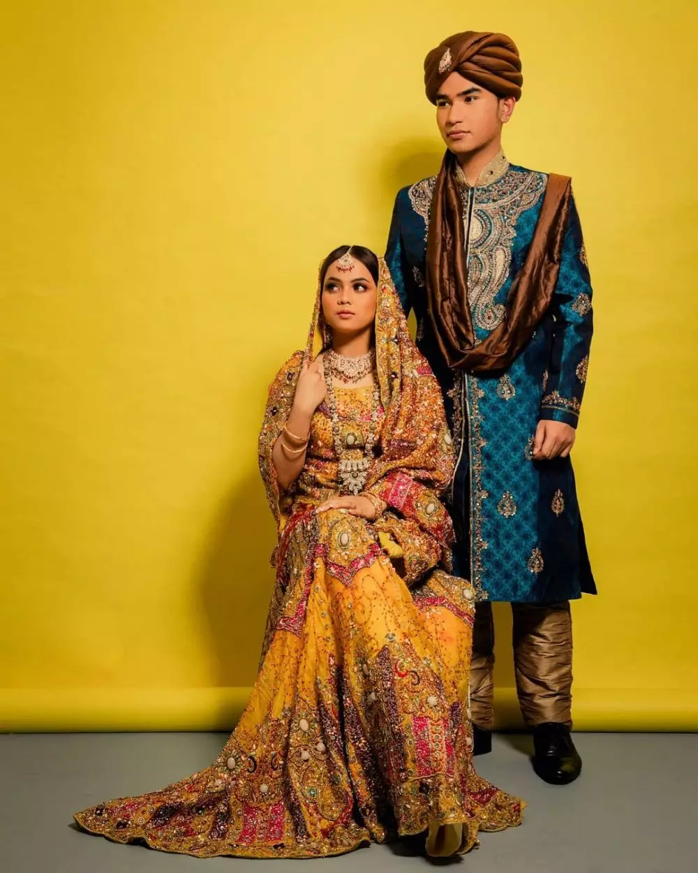 Putri D'academy dan Hari LIDA kenakan baju India Instagram © 2021 brilio.net Putri D'academy dan Hari LIDA kenakan baju India Instagram © 2021 brilio.net