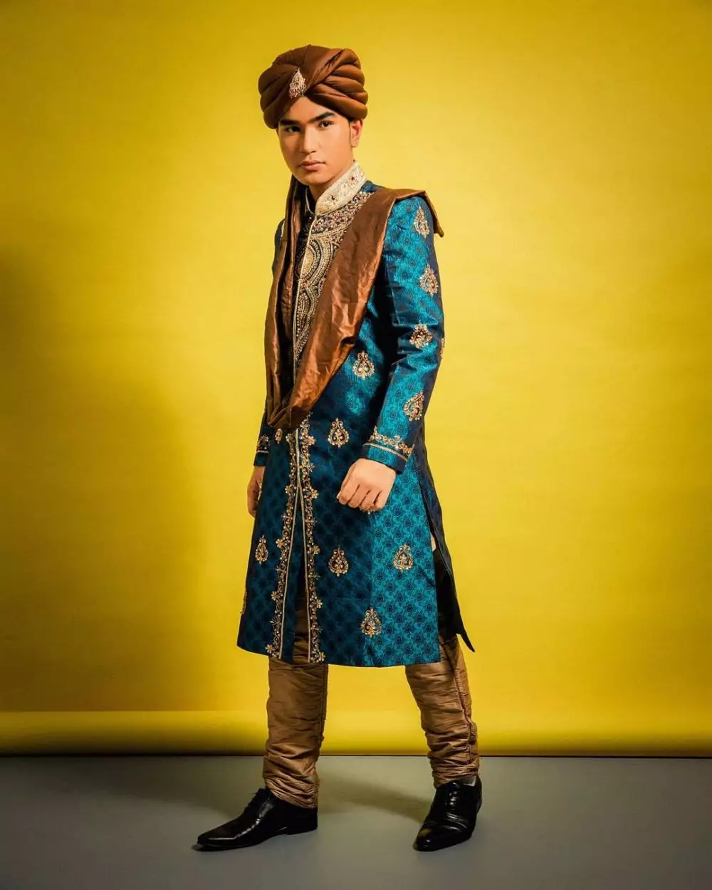 Putri D'academy dan Hari LIDA kenakan baju India Instagram © 2021 brilio.net Putri D'academy dan Hari LIDA kenakan baju India Instagram © 2021 brilio.net