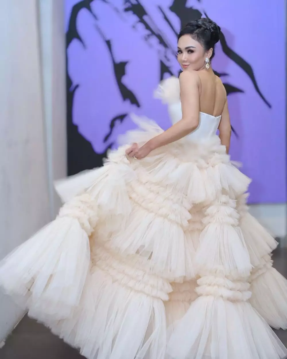 Gaya penyanyi saat kondangan © Instagram Gaya penyanyi saat kondangan © Instagram