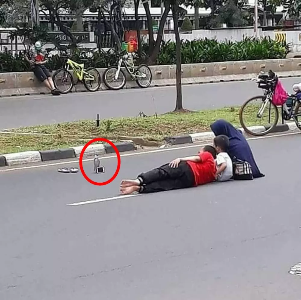 kurang kerjaan © Berbagai Sumber kurang kerjaan © Berbagai Sumber