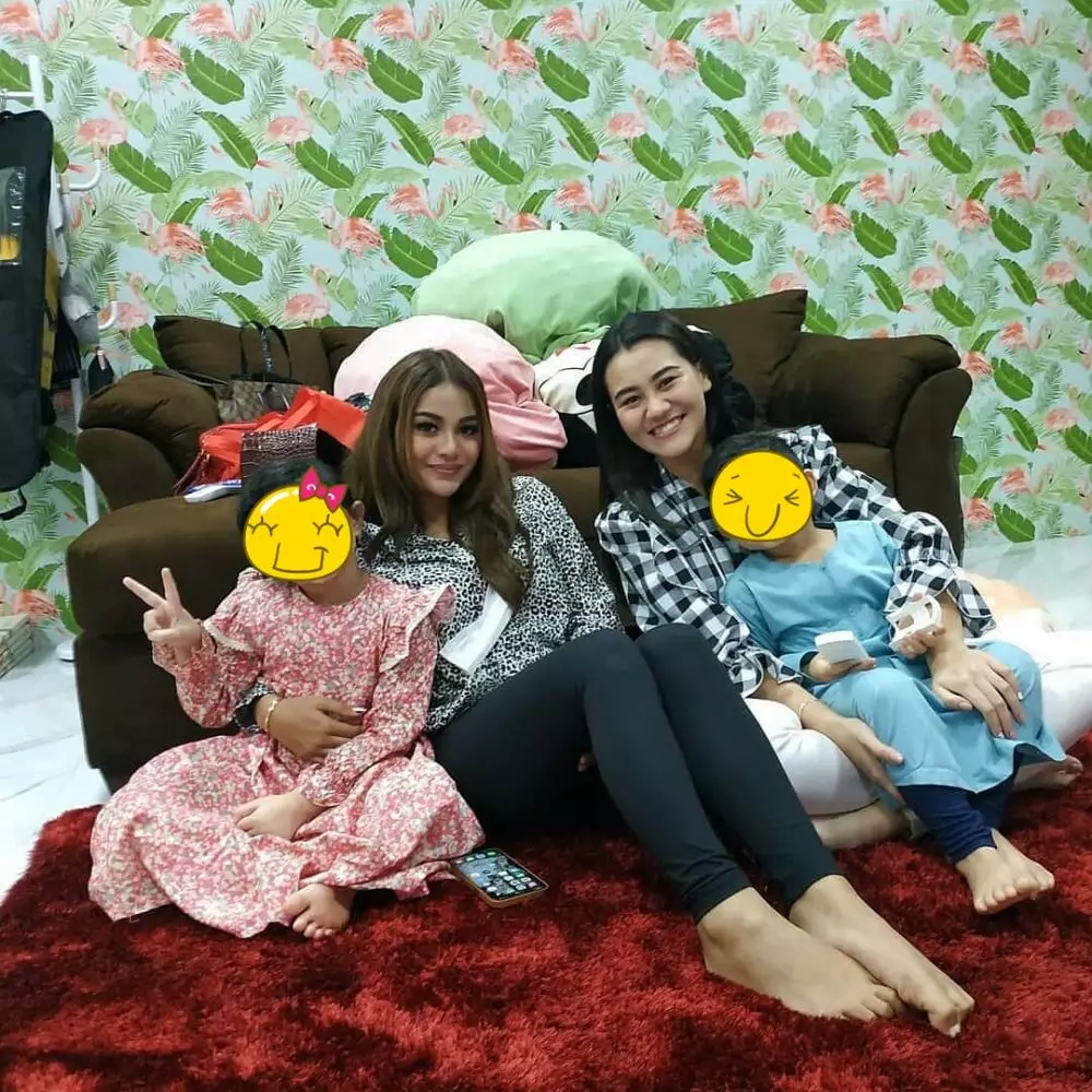 Potret kompak Aurel Hermansyah dan Aaliyah Massaid © Instagram Potret kompak Aurel Hermansyah dan Aaliyah Massaid © Instagram