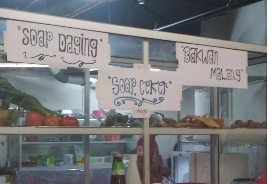 tulisan nyeleneh di daftar menu Berbagai sumber