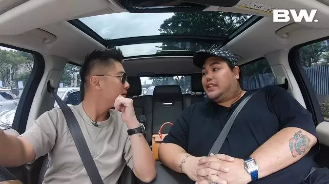 Ayu Ting Ting pernah nembak Ivan Gunawan © 2021 brilio.net