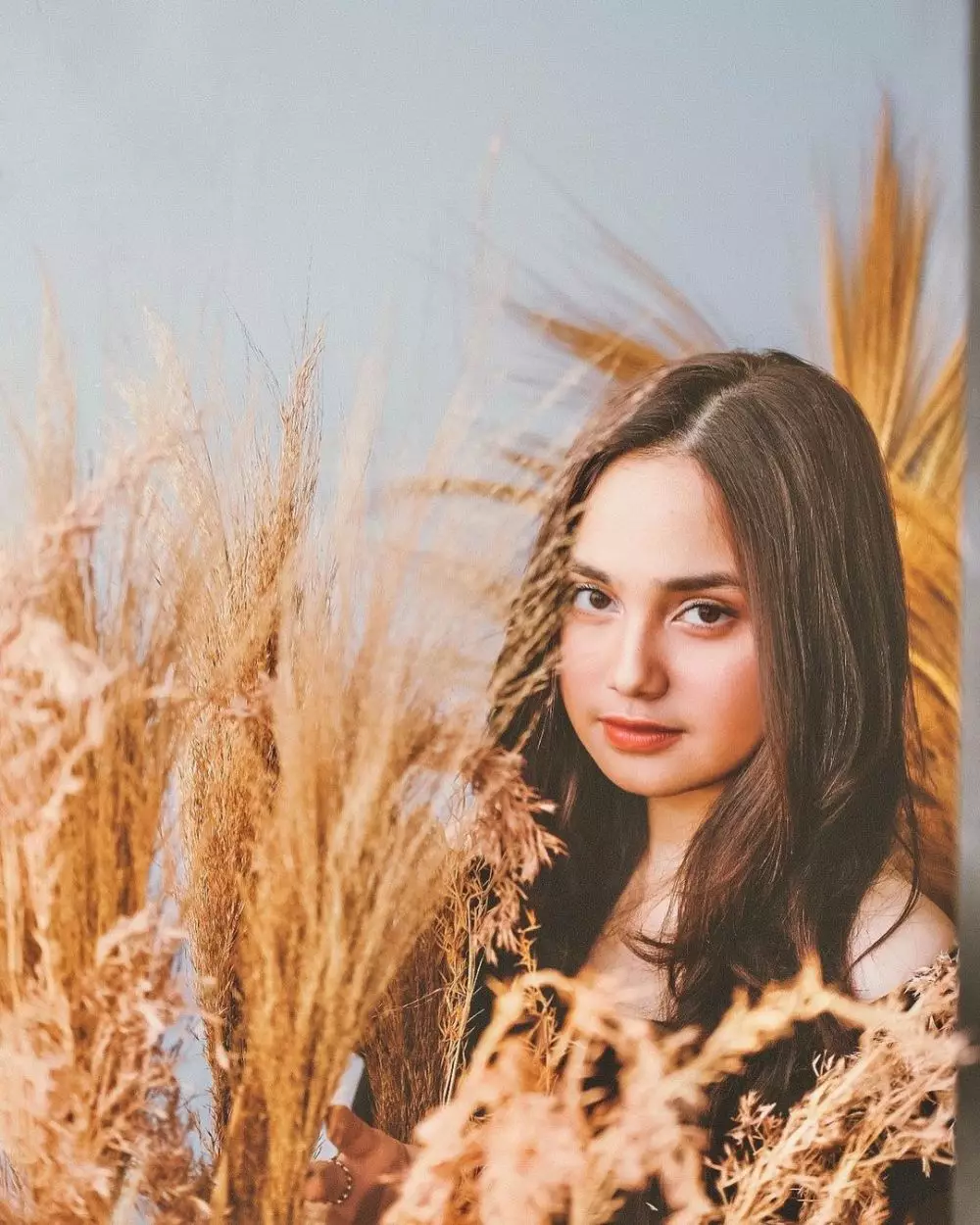 Gaya pemotretan Syifa Hadju dalam berbagai tema © 2021 brilio.net