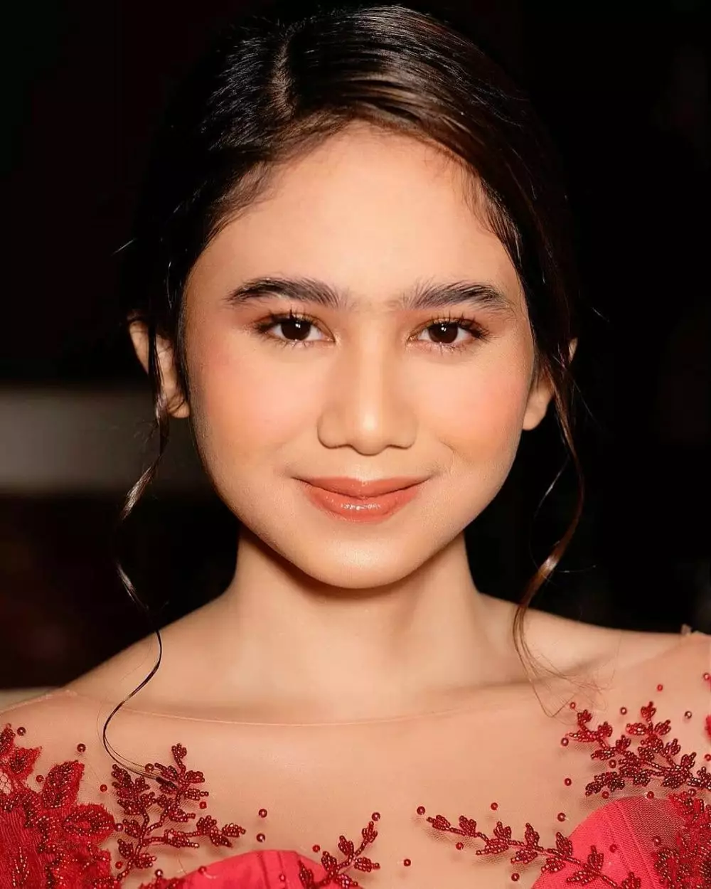 Tissa Biani dan Dul Jaelani kondangan © 2021 brilio.net