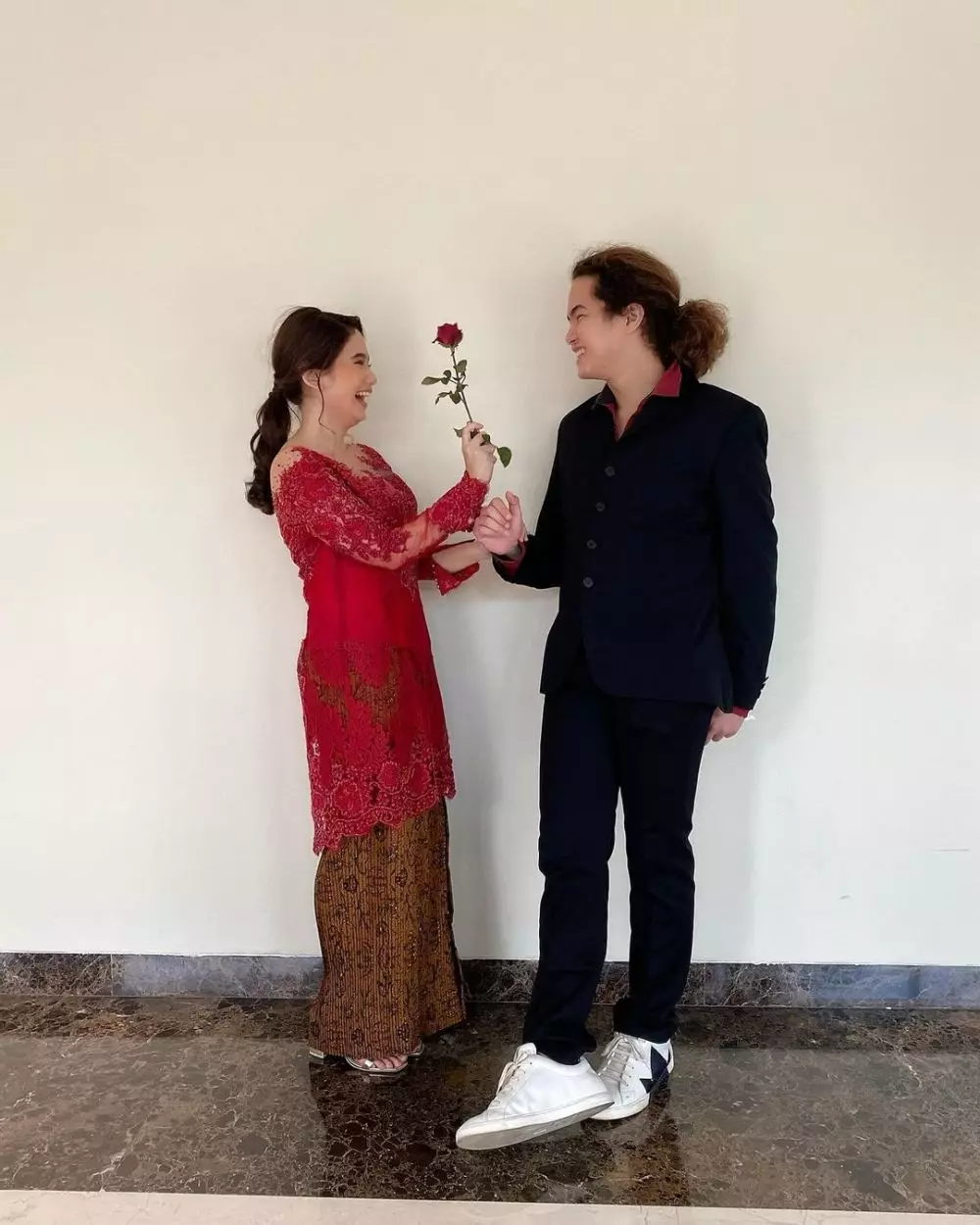 Tissa Biani dan Dul Jaelani kondangan © 2021 brilio.net