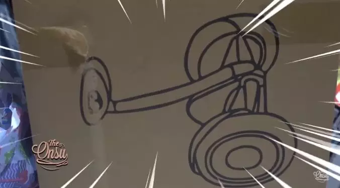 Betrand Peto buka kado ultah © 2021 brilio.net Betrand Peto buka kado ultah © 2021 brilio.net