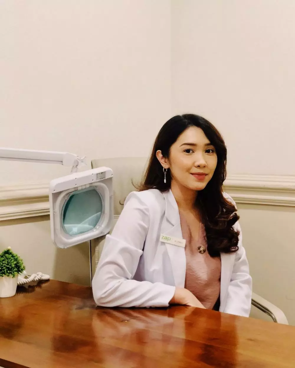 Pesona Emily Akman adik Putri Anne © Instagram Pesona Emily Akman adik Putri Anne © Instagram