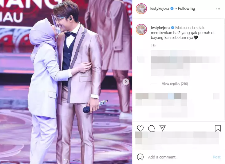 Unggah foto romantis bareng Rizky Billar Instagram