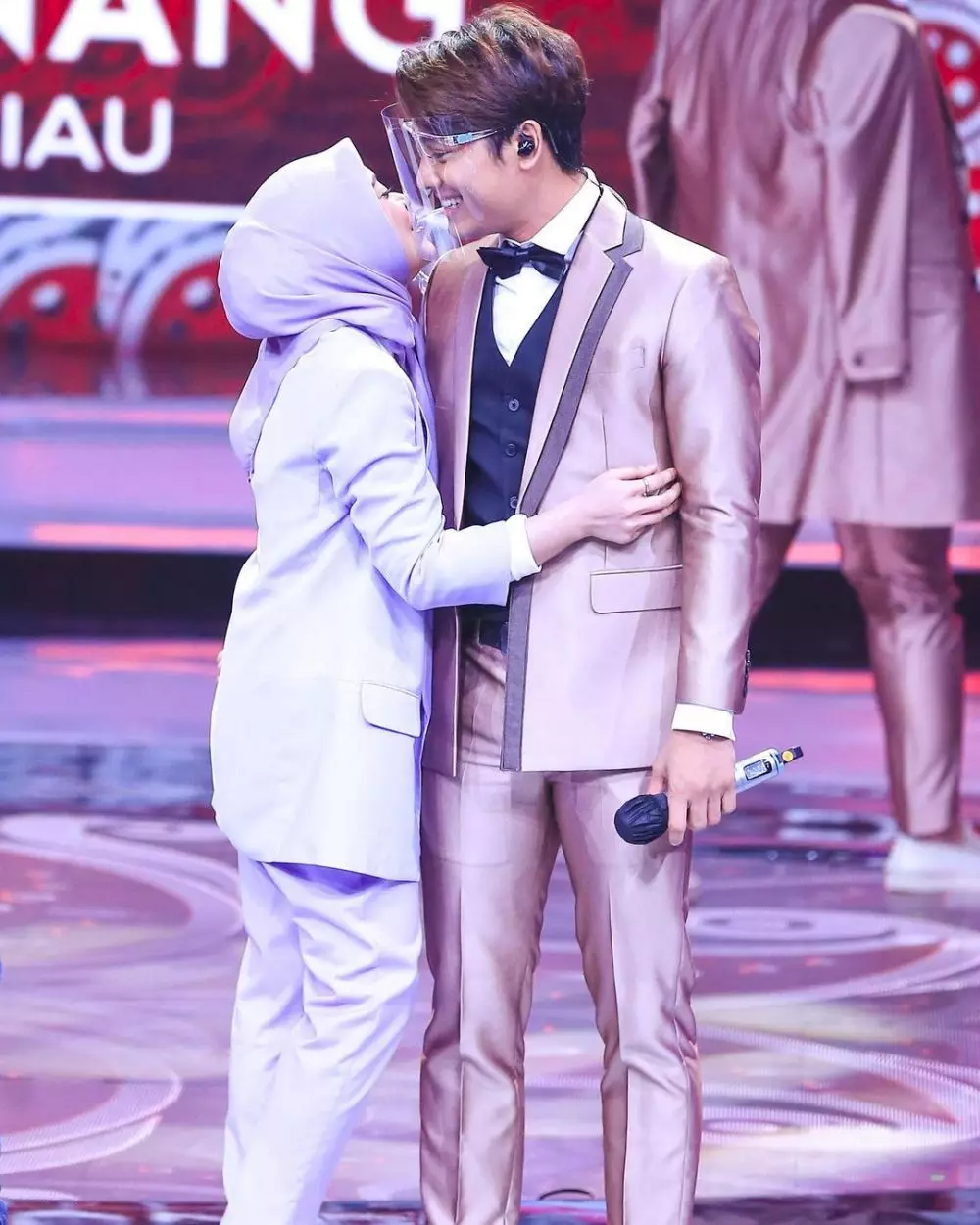 Unggah foto romantis bareng Rizky Billar Instagram