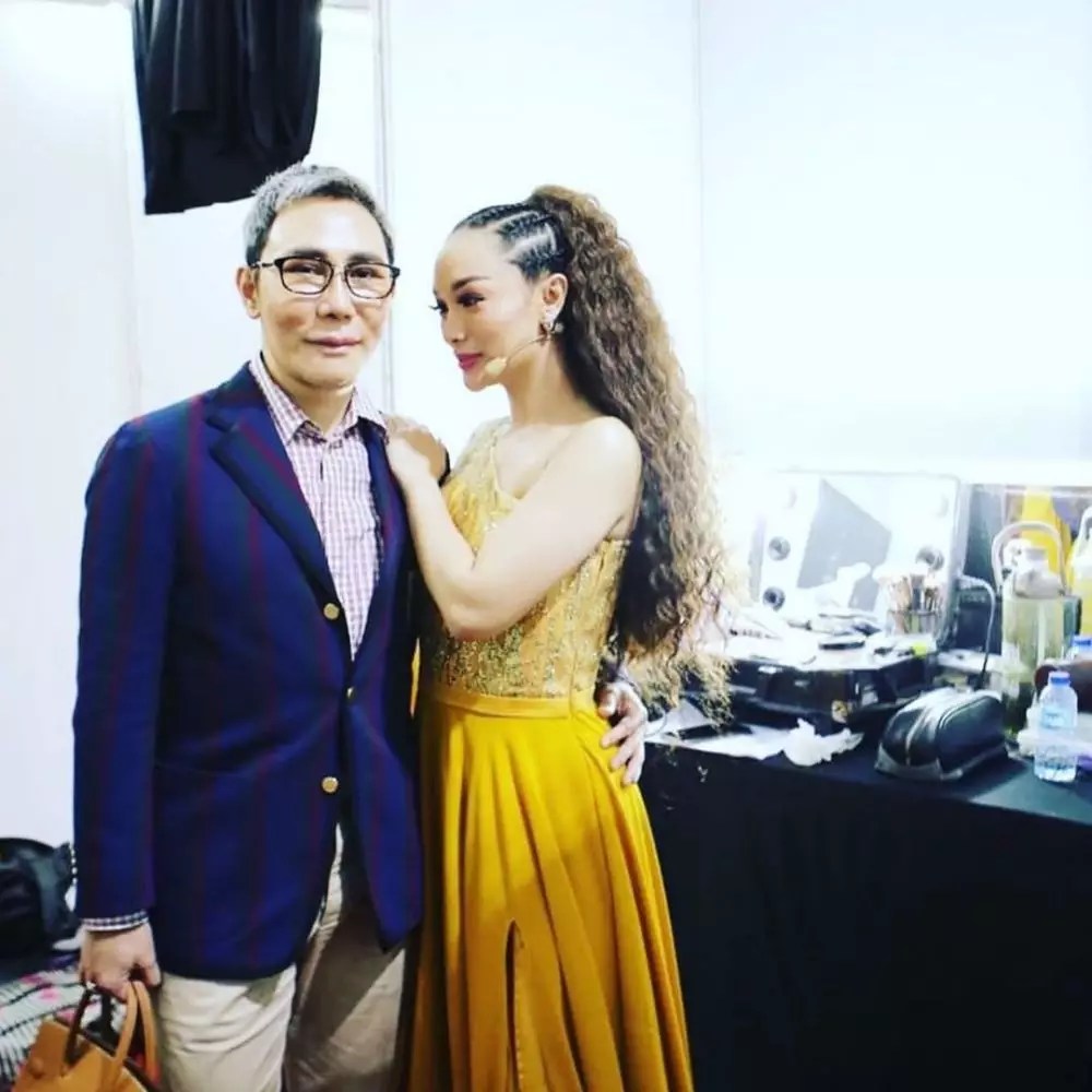 Zaskia Gotik pakai wig © Instagram Zaskia Gotik pakai wig © Instagram