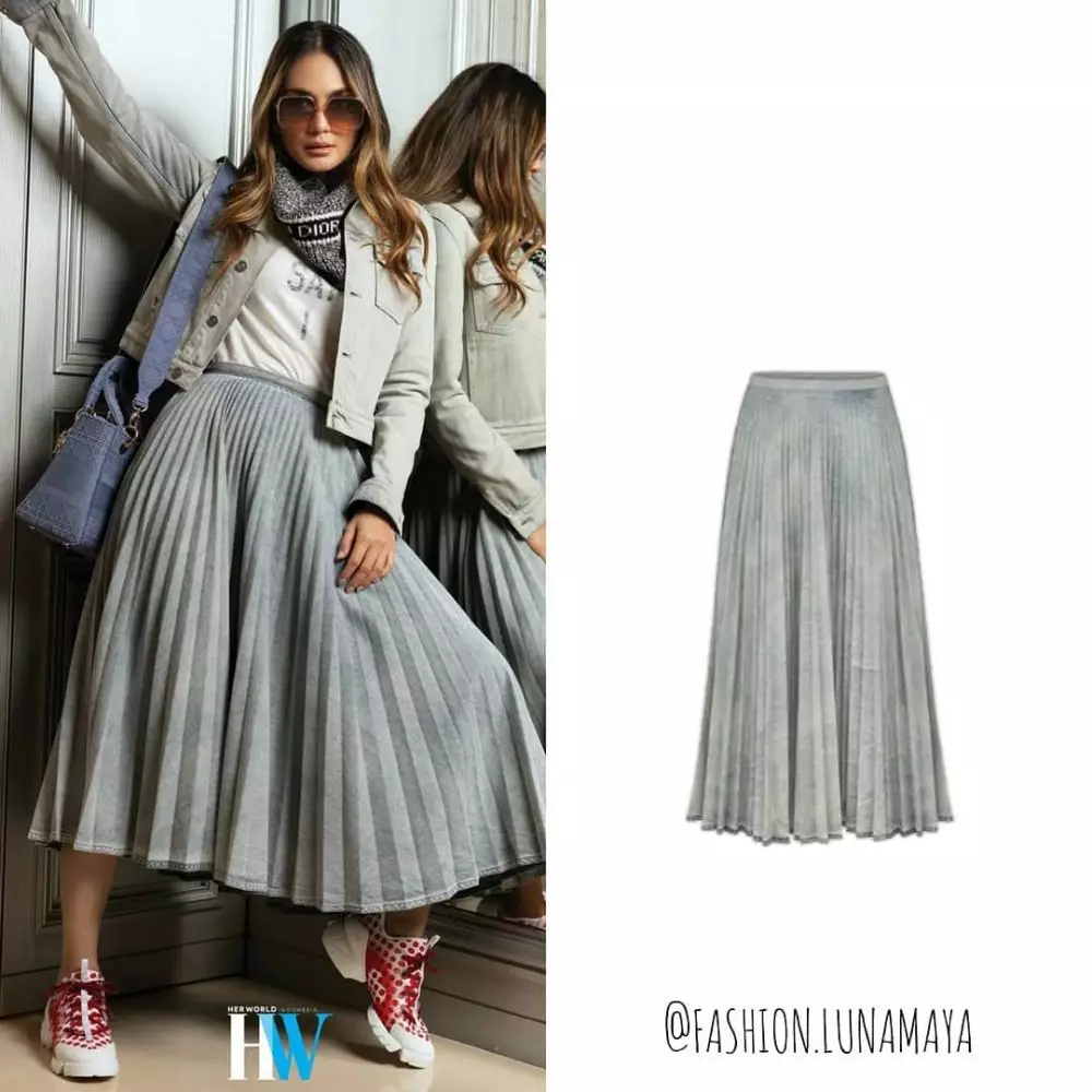 Taksiran harga fashion item Luna Maya saat pemotretan © 2021 brilio.net Taksiran harga fashion item Luna Maya saat pemotretan © 2021 brilio.net