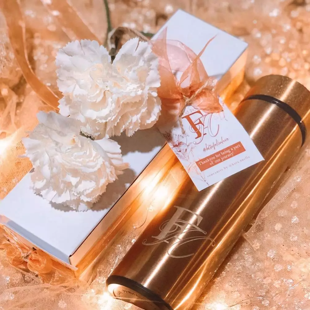 suvenir lamaran seleb © 2021 brilio.net suvenir lamaran seleb © 2021 brilio.net