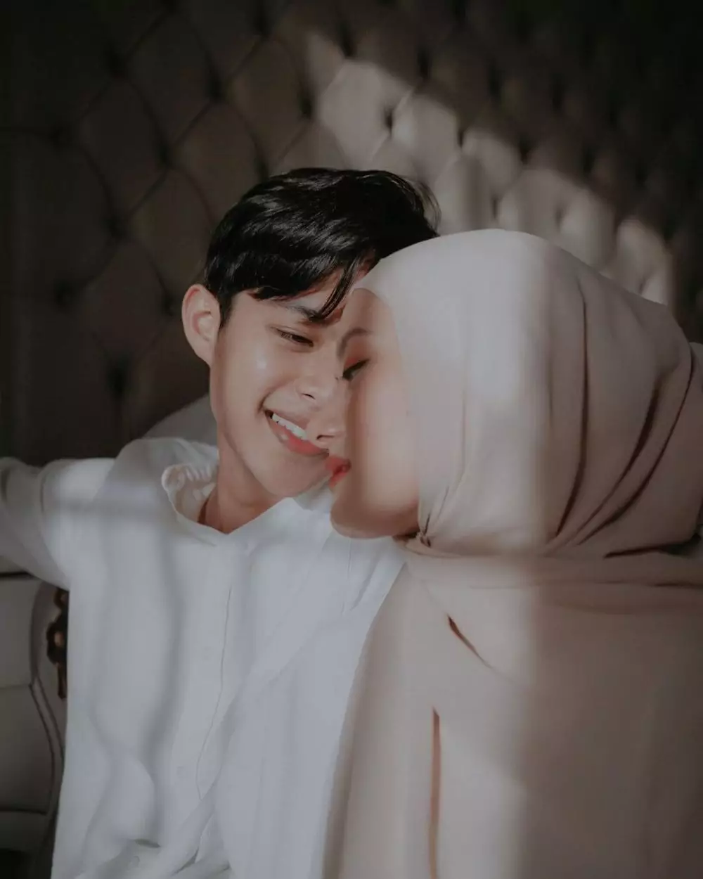 Fakta Rey Mbayang dan Dinda Hauw positif Covid-19 © Instagram