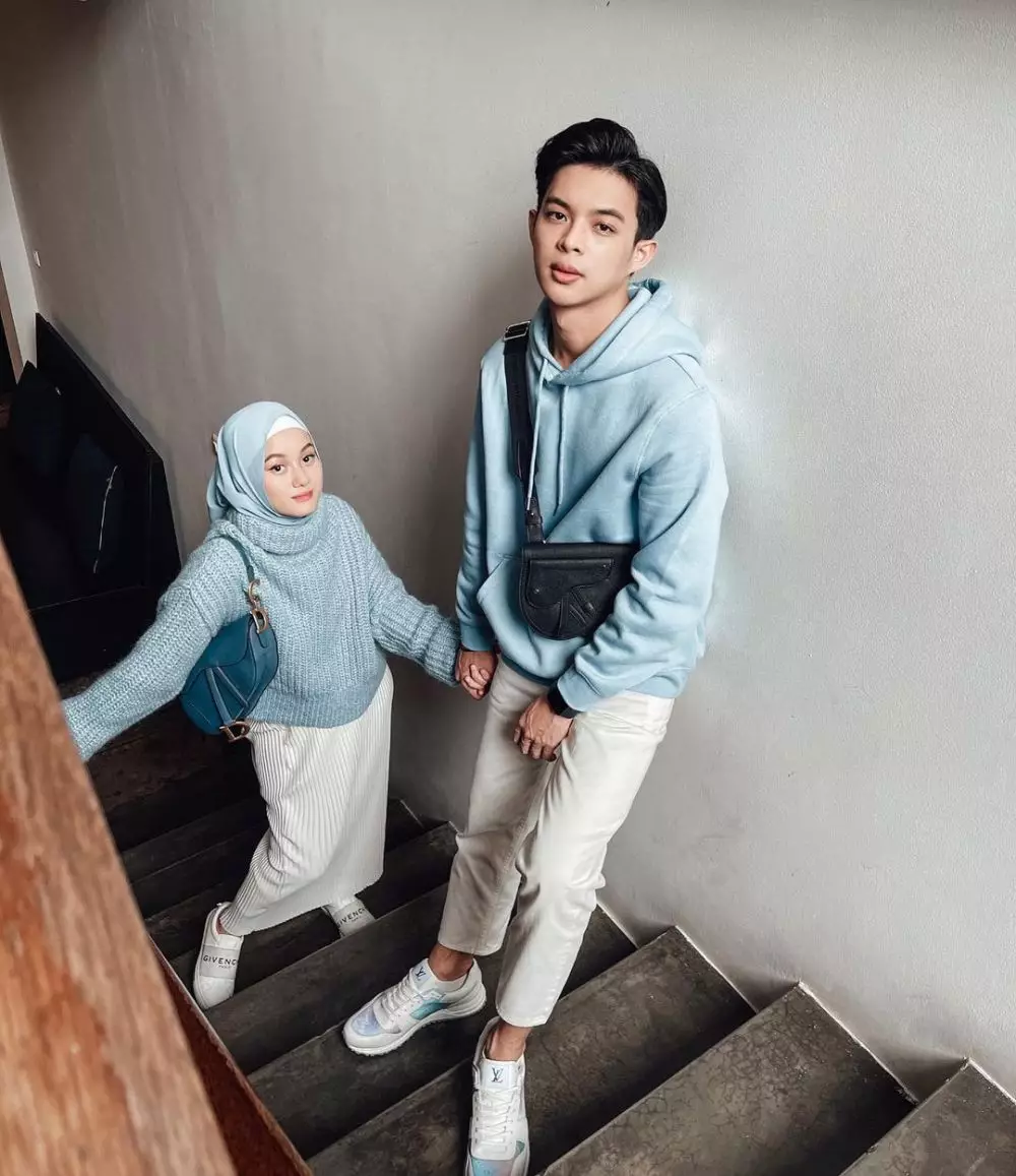 Fakta Rey Mbayang dan Dinda Hauw positif Covid-19 © Instagram