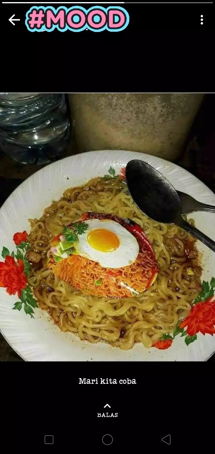 netizen pamer makanan di WA © berbagai sumber