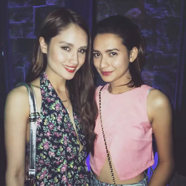 potret pemain Ikatan Cinta bareng artis © 2021 brilio.net