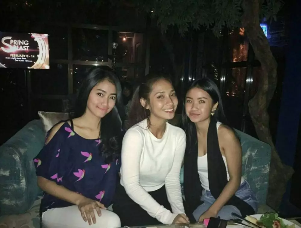 potret pemain Ikatan Cinta bareng artis © 2021 brilio.net