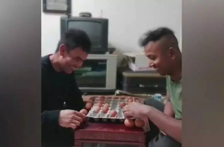 Potret orang main catur © berbagai sumber