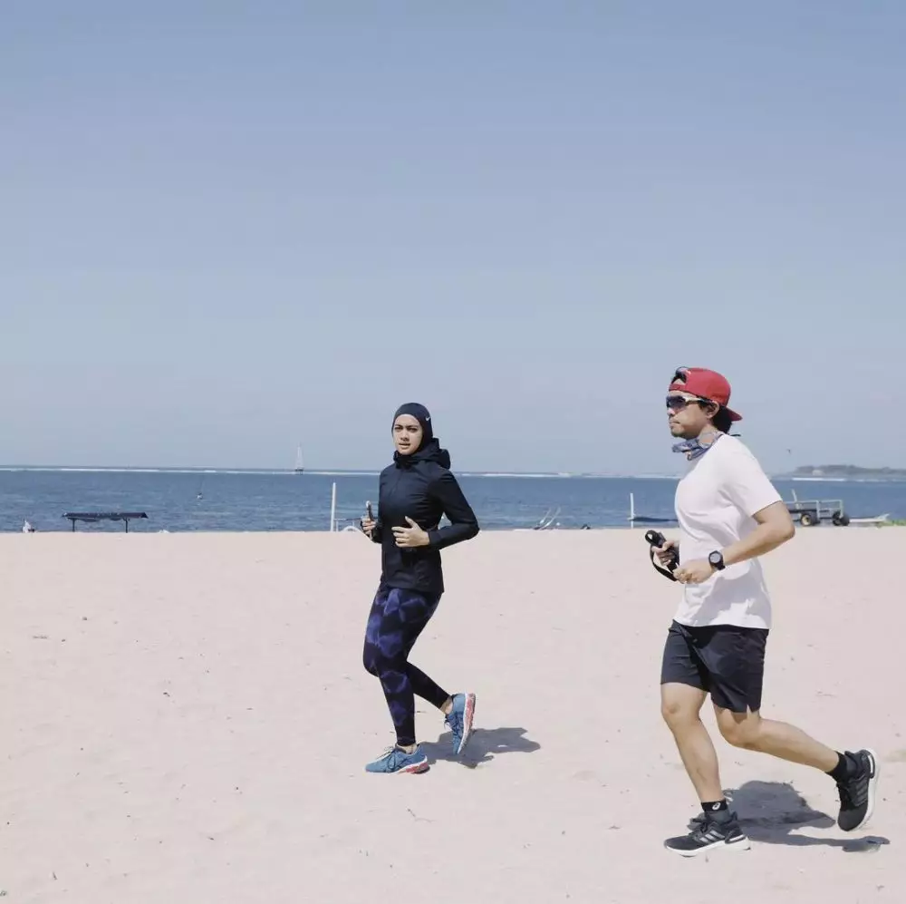 Potret Ayudia C dan Ditto Percussion saat olahraga bareng © 2021 brilio.net