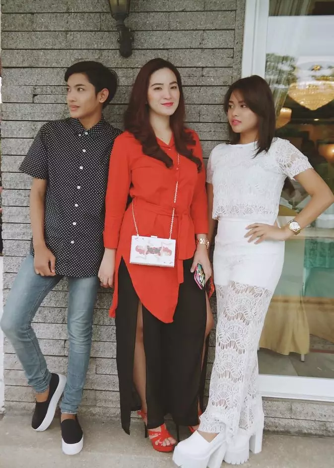 Potret lawas Aurel Hermansyah dan Millendaru © Instagram Potret lawas Aurel Hermansyah dan Millendaru © Instagram