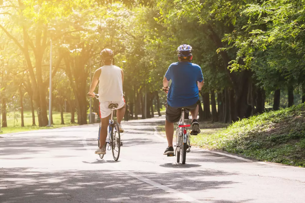 7 Tips gowes aman buat pemula dan starter pack yang bikin fresh berbagai sumber