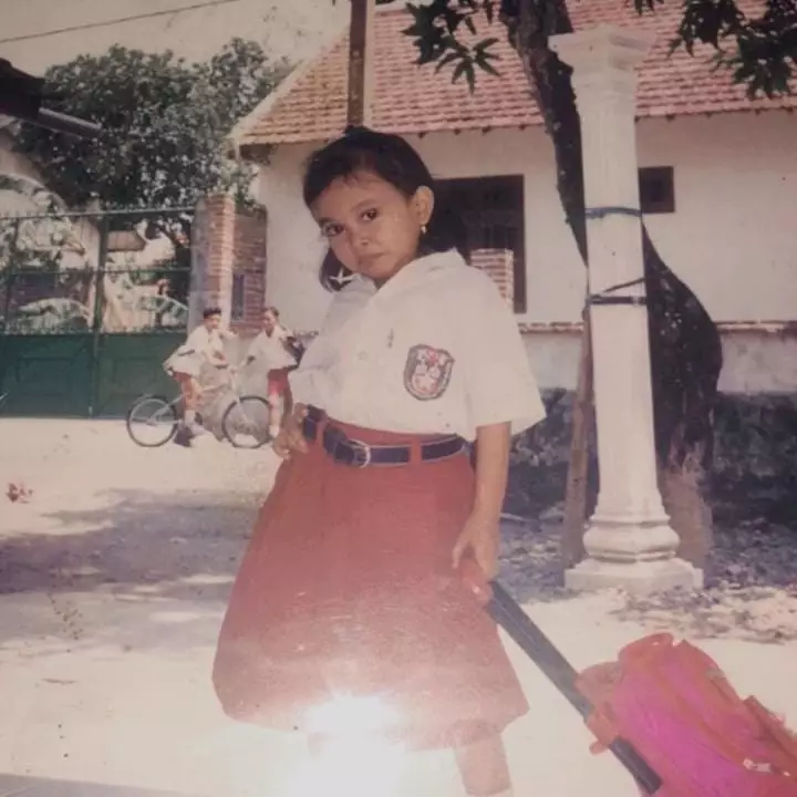 Kekeyi unggah potret masa SD Instagram