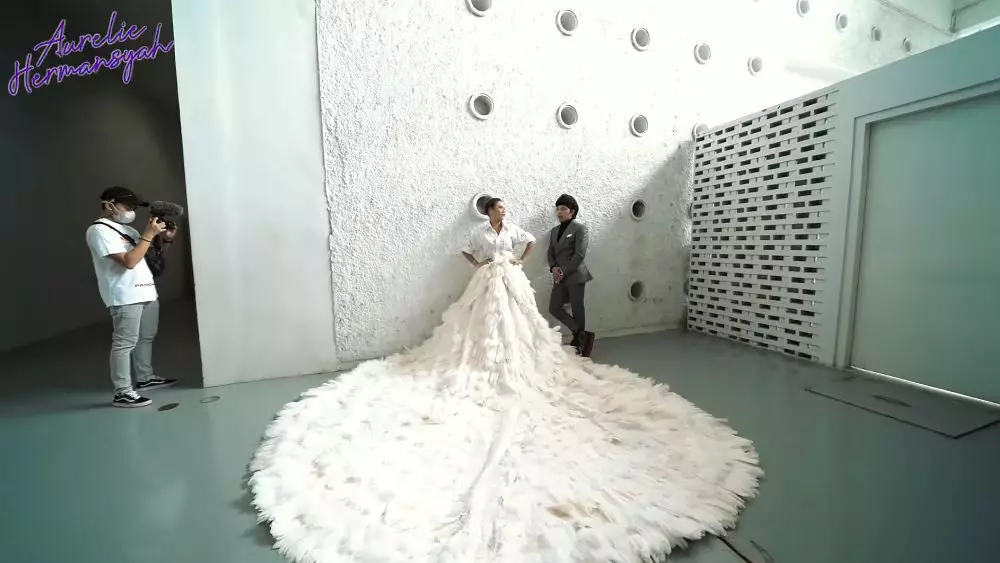 prewedding Atta Aurel di GBK © YouTube prewedding Atta Aurel di GBK © YouTube