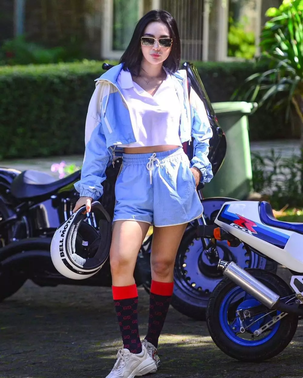 Wika Salim mengendarai motor mini © 2021 brilio.net Wika Salim mengendarai motor mini © 2021 brilio.net