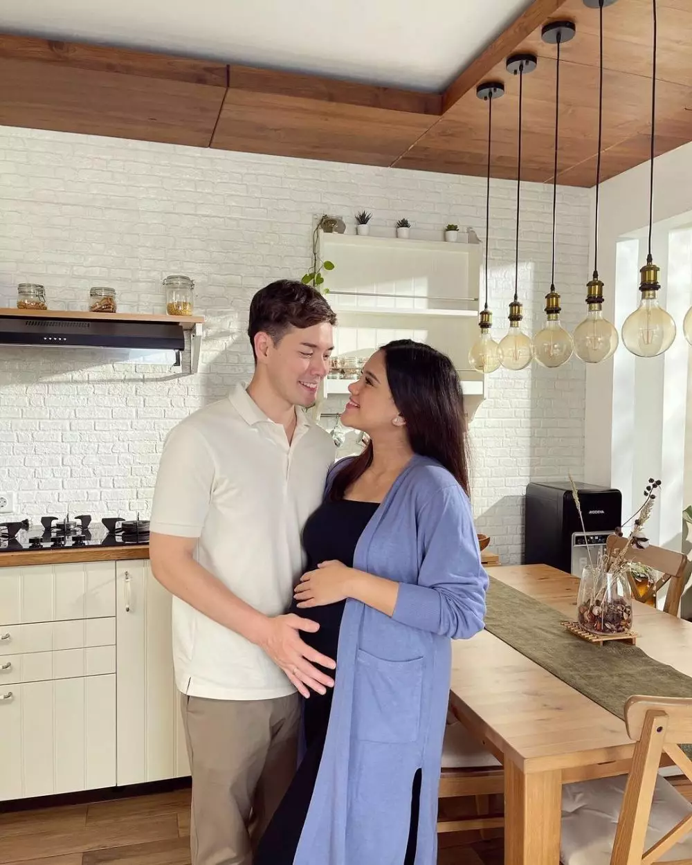 Potret pemain sinetron 7 Manusia Harimau bareng pasangan © 2021 brilio.net