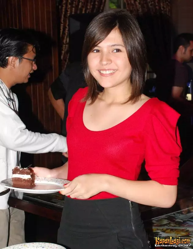 awal karier olivia jensen © Kapanlagi.com awal karier olivia jensen © Kapanlagi.com