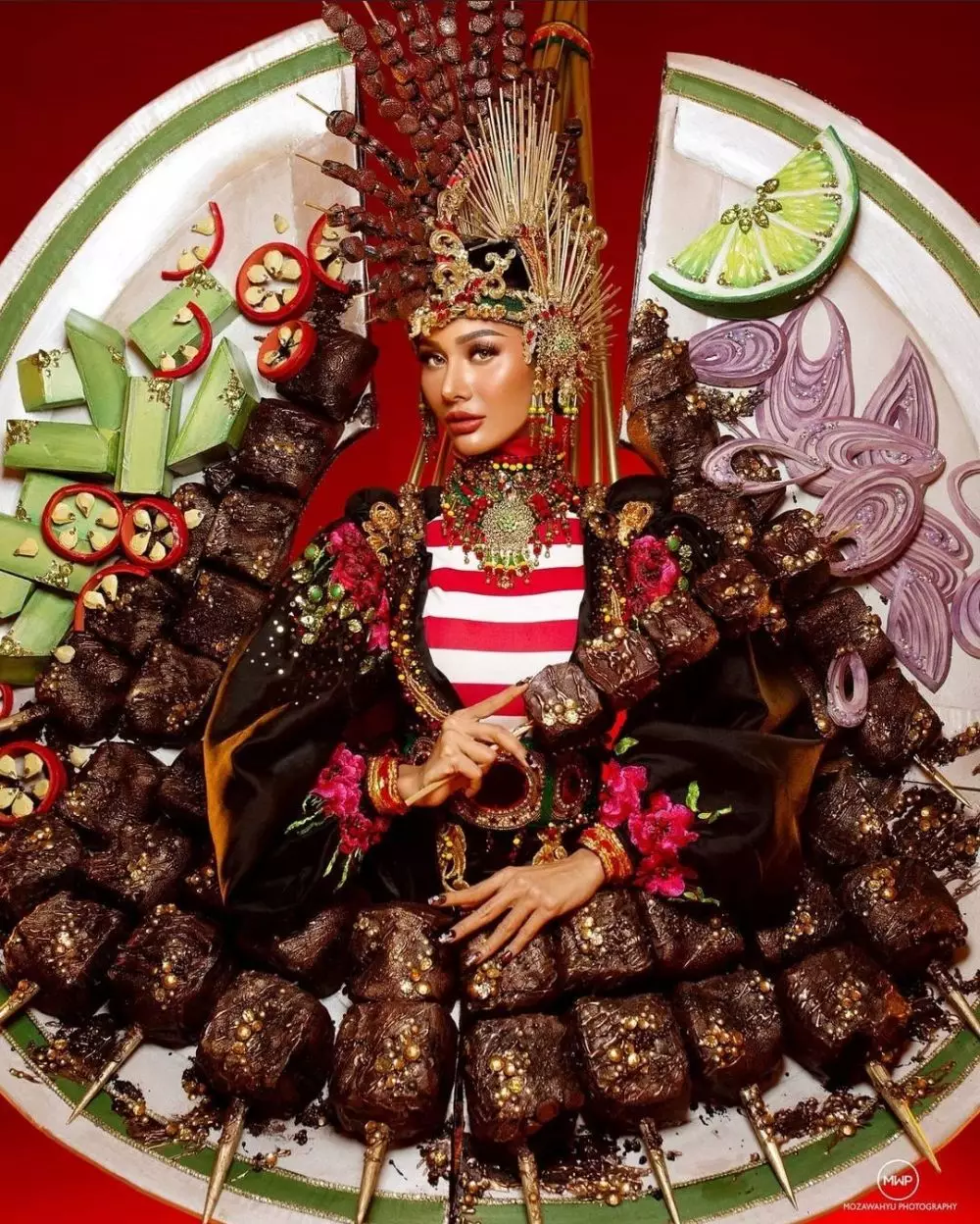 kostum sate Aurra Kharrisma © berbagai sumber kostum sate Aurra Kharrisma © berbagai sumber