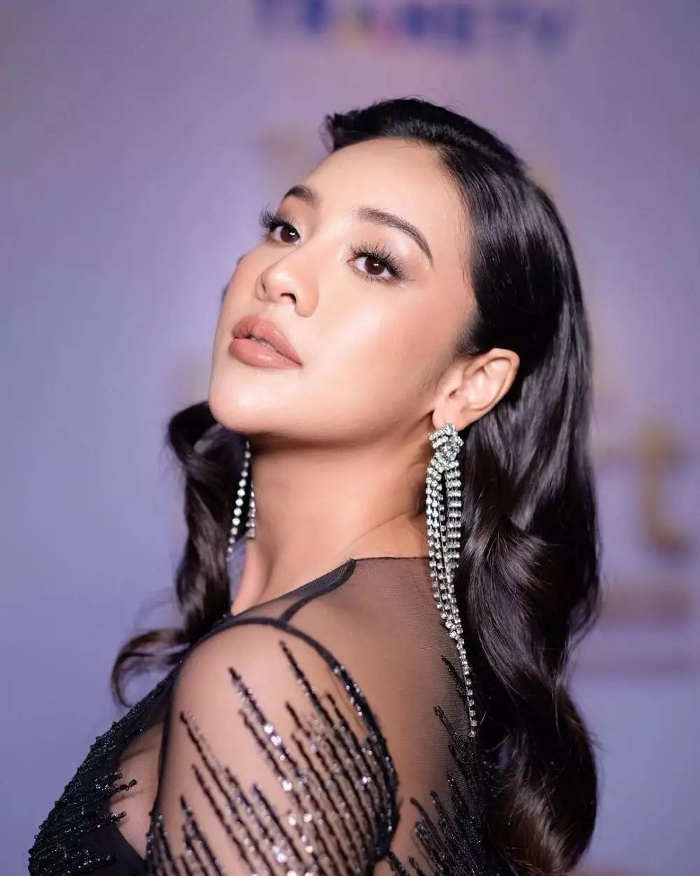 Pesona Anya Geraldine saat dianugerahi Fashionable Youth Instagram Pesona Anya Geraldine saat dianugerahi Fashionable Youth Instagram