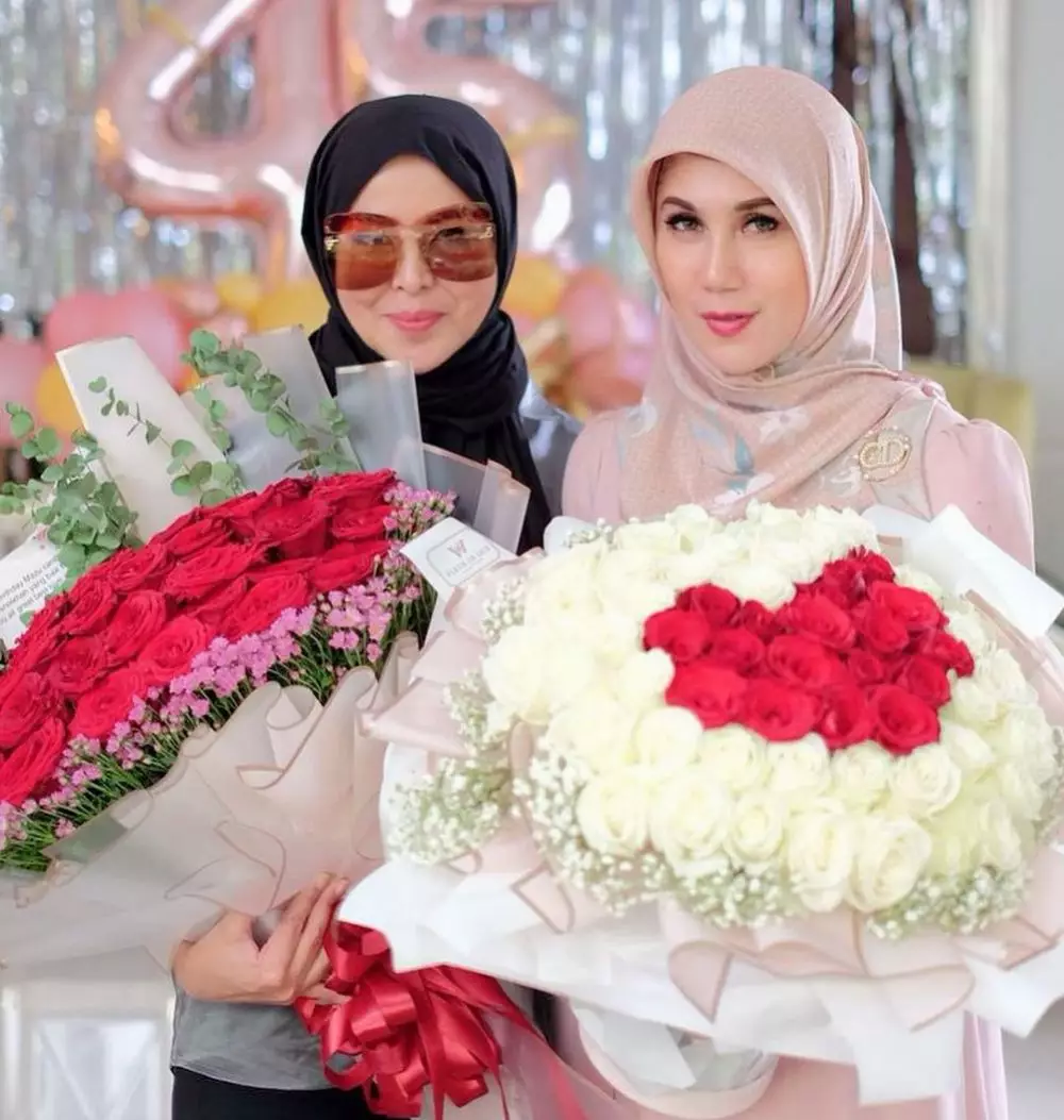 Ultah Marini Zumarnis © berbagai sumber