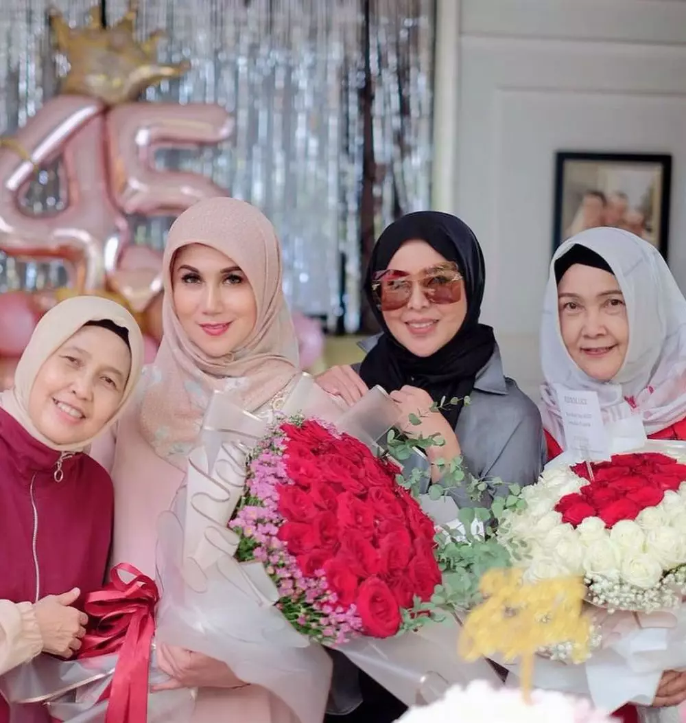 Ultah Marini Zumarnis © berbagai sumber