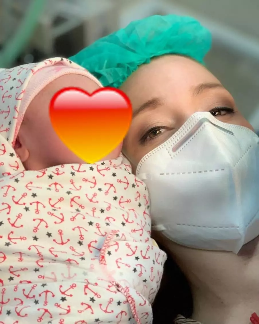 istri randy pangalila melahirkan © Instagram