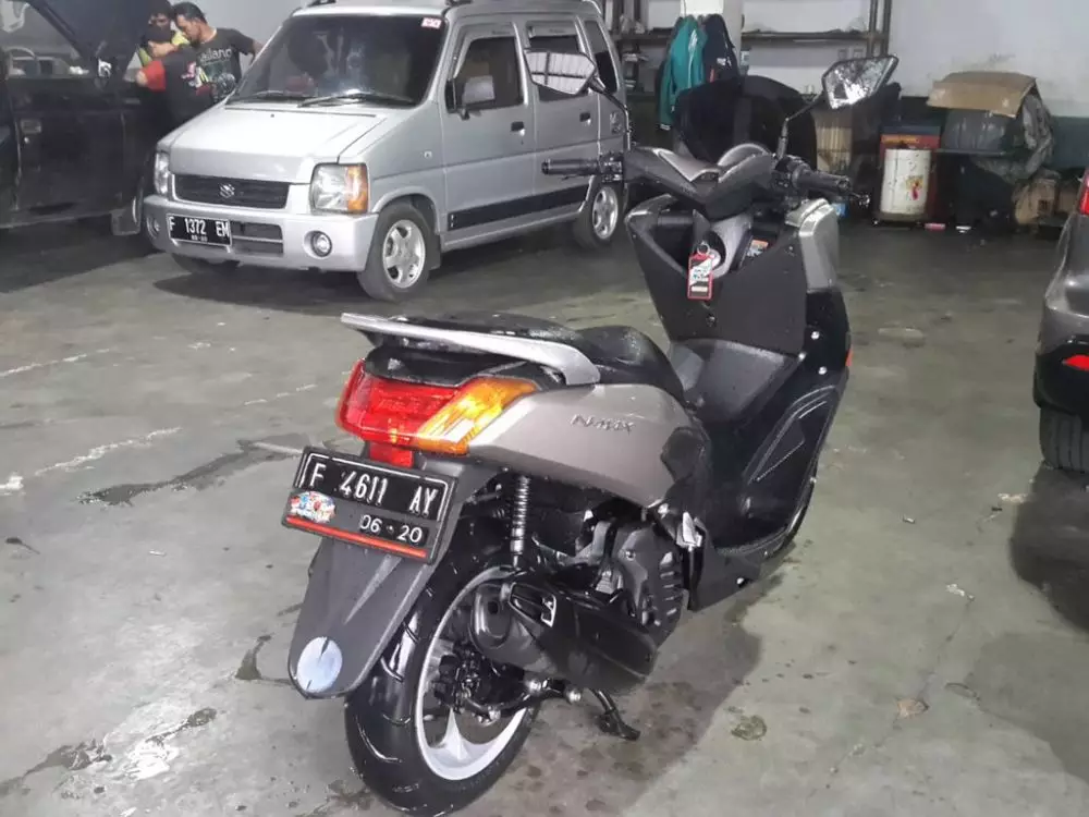 pelat nomor nyeleneh © Berbagai Sumber