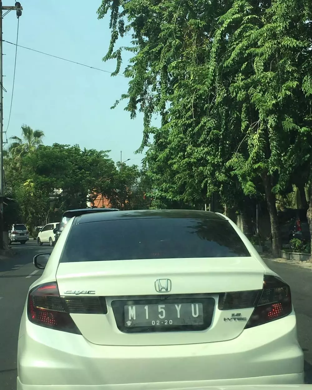 pelat nomor nyeleneh © Berbagai Sumber