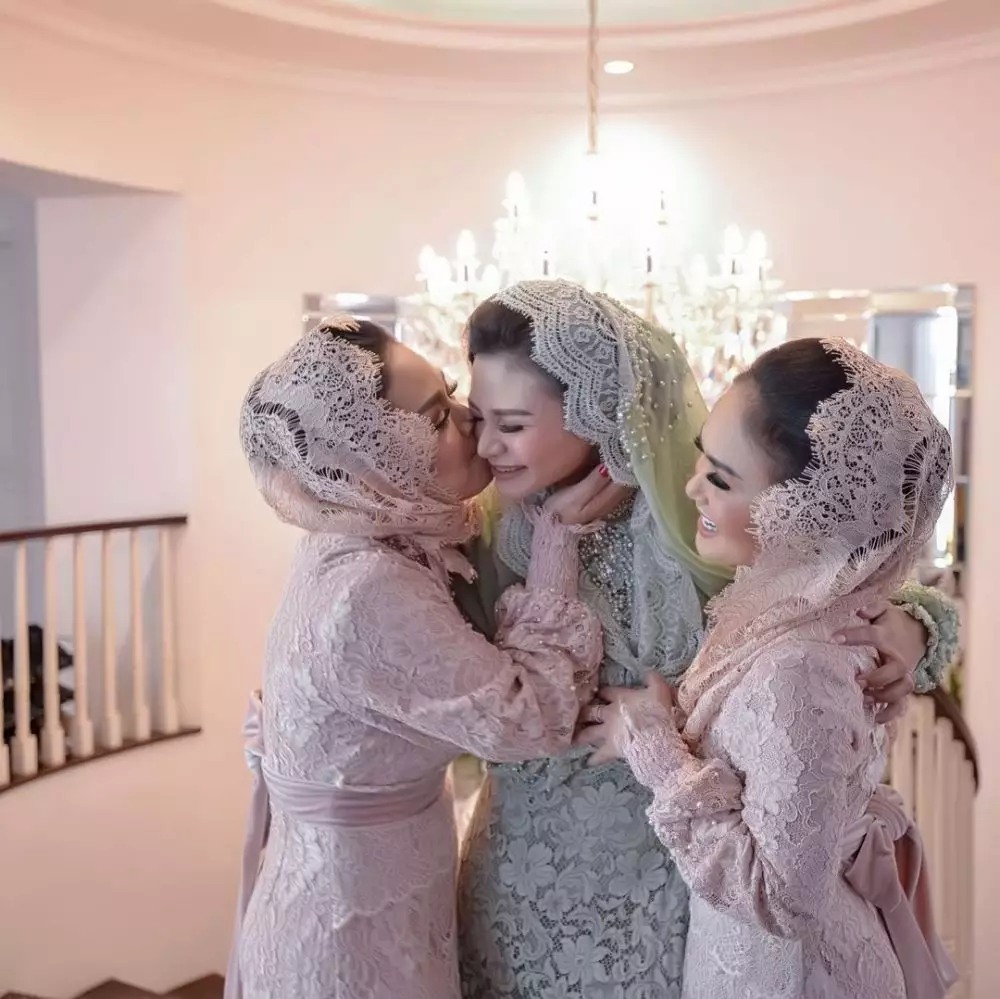 potret kompak yuni shara, krisdayanti, dan kartika sary © Instagram potret kompak yuni shara, krisdayanti, dan kartika sary © Instagram