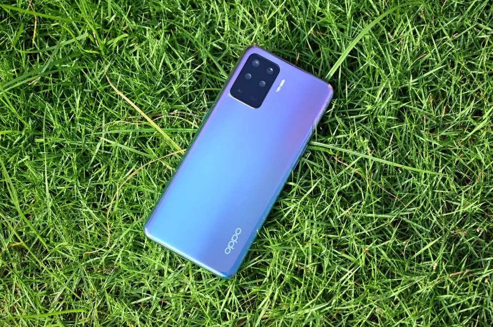 Oppo Reno5 F Resmi Meluncur © 2021 brilio.net