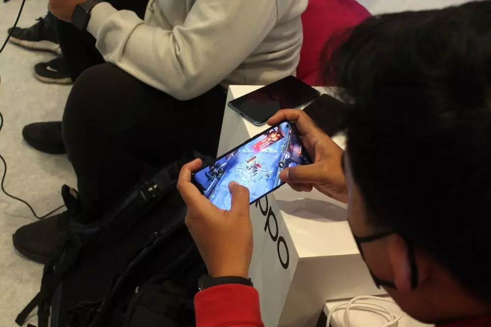 Oppo Reno5 F Resmi Meluncur © 2021 brilio.net