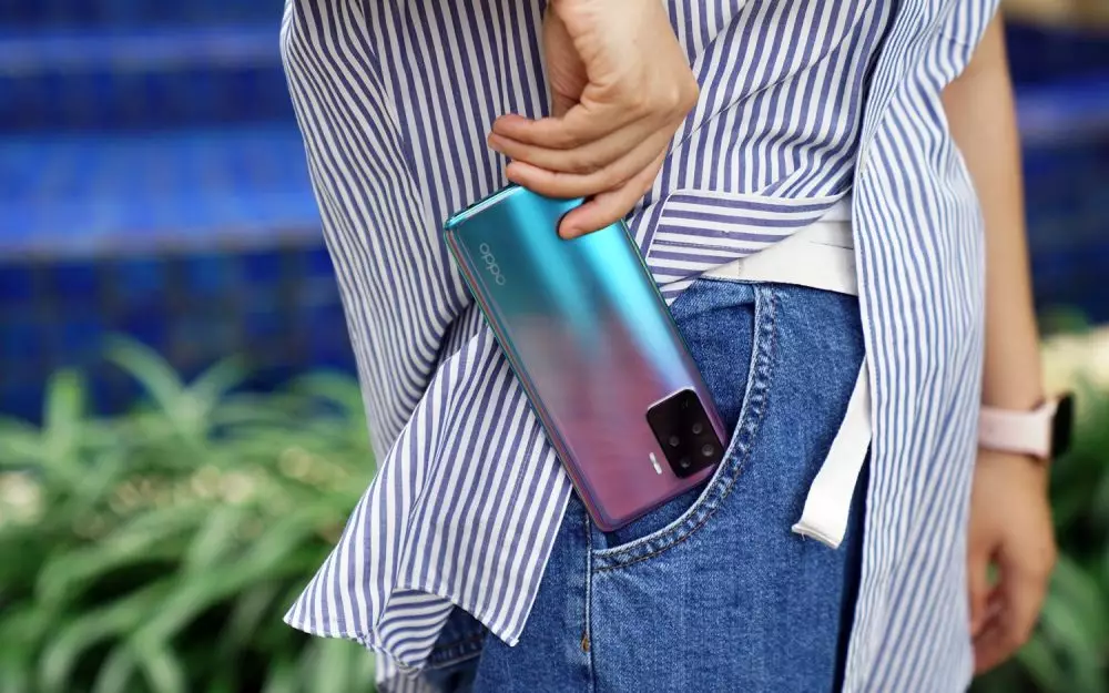 Oppo Reno5 F Resmi Meluncur © 2021 brilio.net