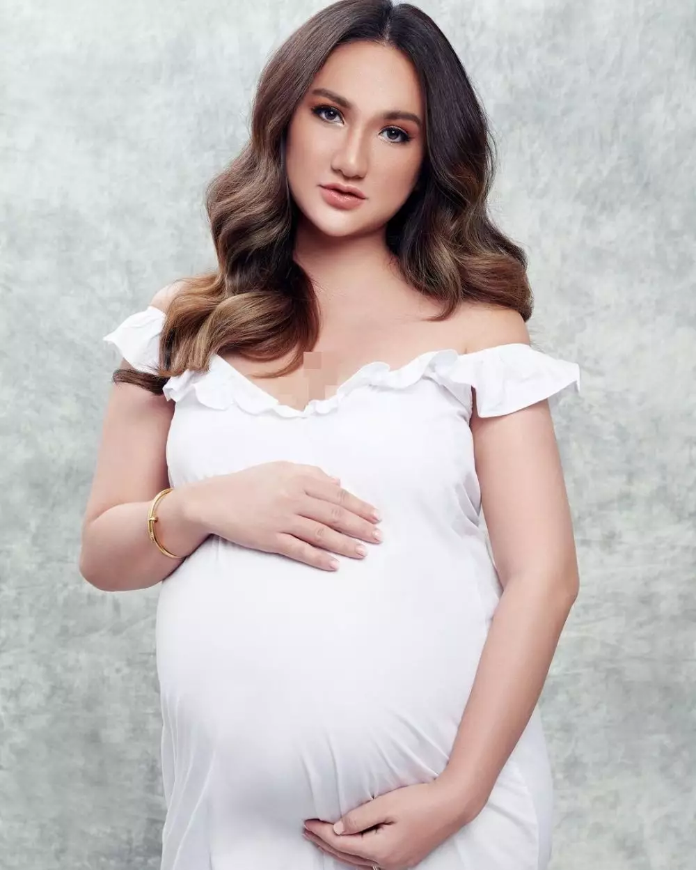 Potret maternity shoot Tengku Dewi © 2021 brilio.net